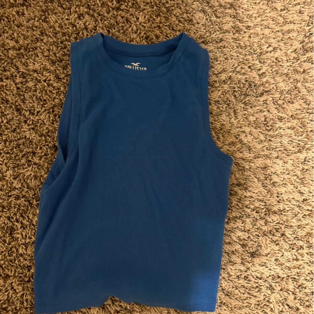 Hollister crop